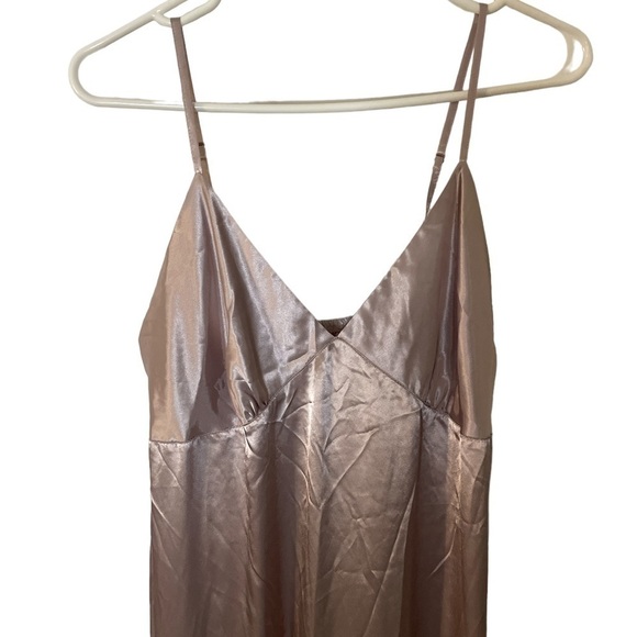 La Vie en Rose Blush Pink Satin Nightgown Tiered Large - Picture 2 of 6